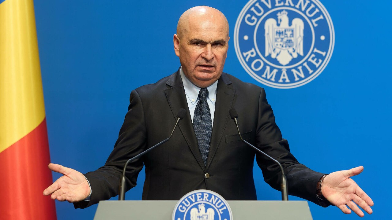 Bugetarii care rămân fără locuri de muncă la început de an. Guvernul Bolojan elimină peste 6.000 de posturi din administrația centrală și cea locală