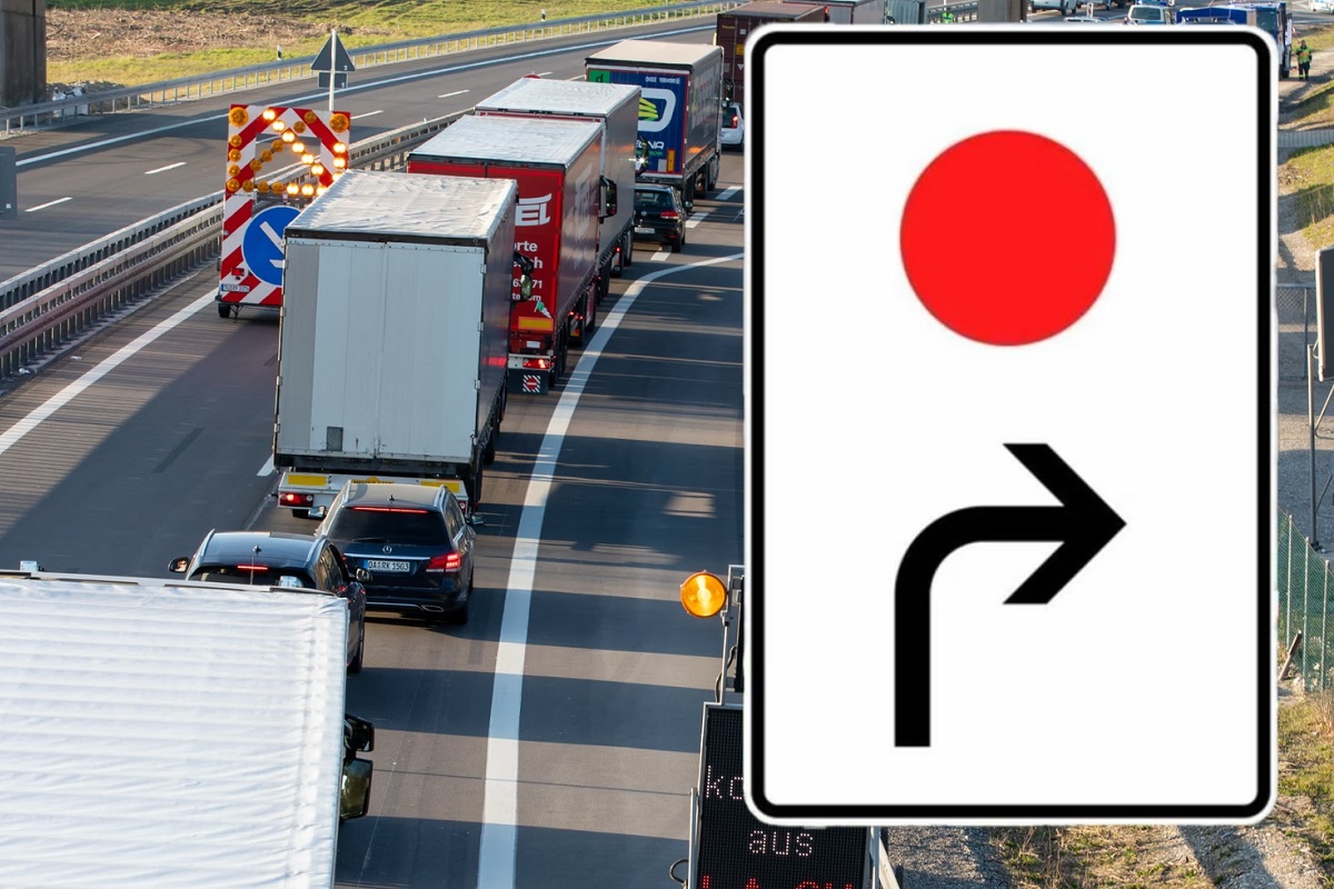 Un indicator rutier inedit le dă bătăi de cap conducătorilor auto. Semnul de circulație cu un punct roșu și o săgeată, mai eficient decât GPS-ul