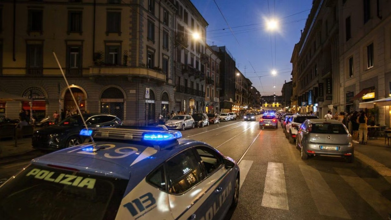 Afacerist român mort în condiții suspecte în Milano, ce au surprins camerele de supraveghere. Bărbatul, în vârstă de 54 de ani, ar fi căzut de la etajul patru al unui hotel