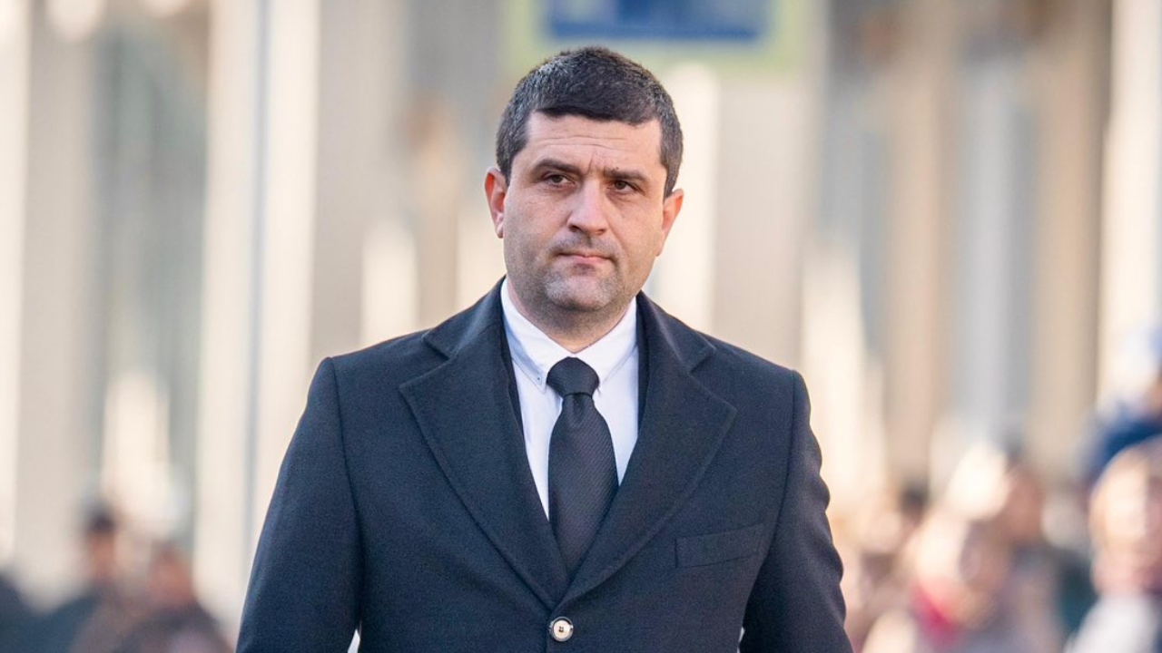 Moțiune simplă depusă împotriva ministrului Apărării, Radu Miruță, de parlamentarii grupului PACE „Întâi România”. Oficialul este acuzat de „declarații iresponsabile”