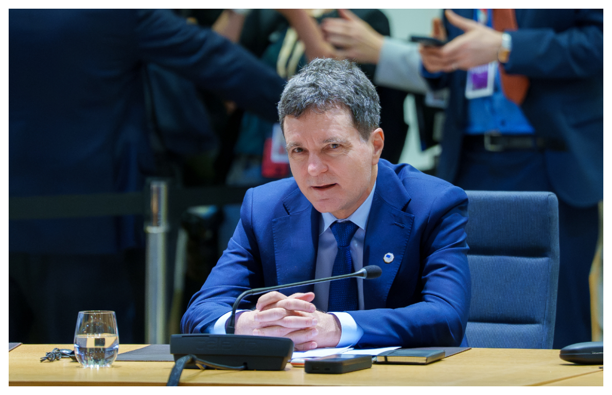 E OFICIAL! Nicușor Dan anunță de la Bruxelles creșterea vârstei de pensionare pentru militari