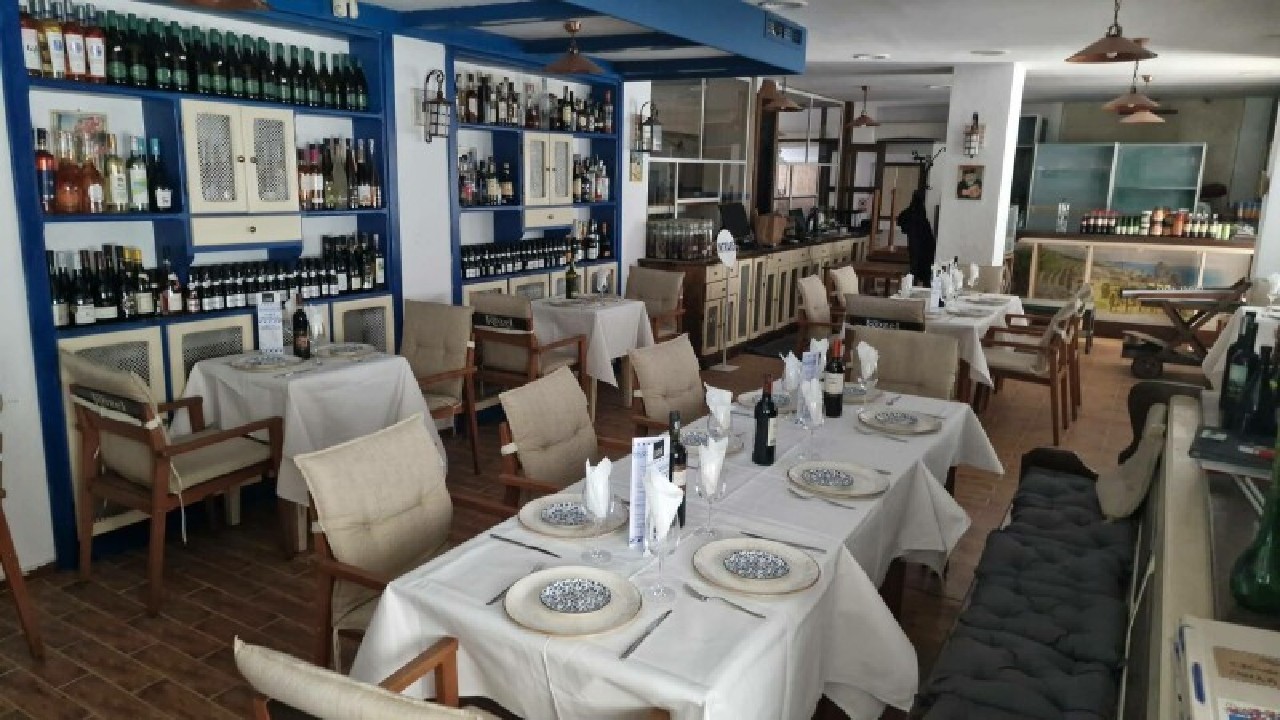 Semnele discrete care ar trebui să te ridice de la masă. Ce observă bucătarii înainte să comande într-un restaurant