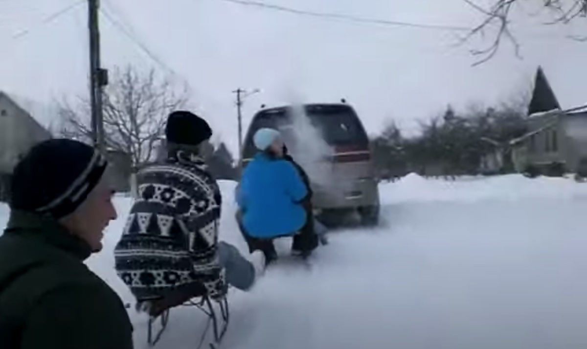 Tragedie la săniuș în Harghita. Sania cu șase persoane era trasă de o mașină, medicii nu au mai putut face nimic pentru a-i salva viața