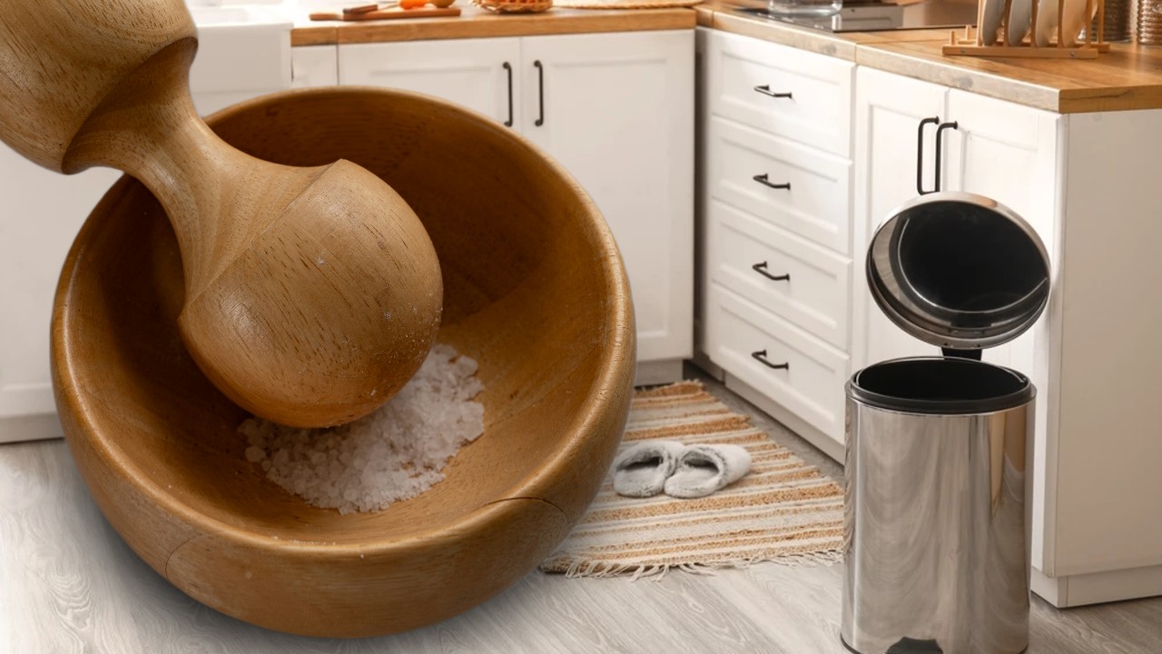 De ce e bine să pui sare în coșul de gunoi din bucătărie. Trucul secret extrem de util în viața de zi cu zi