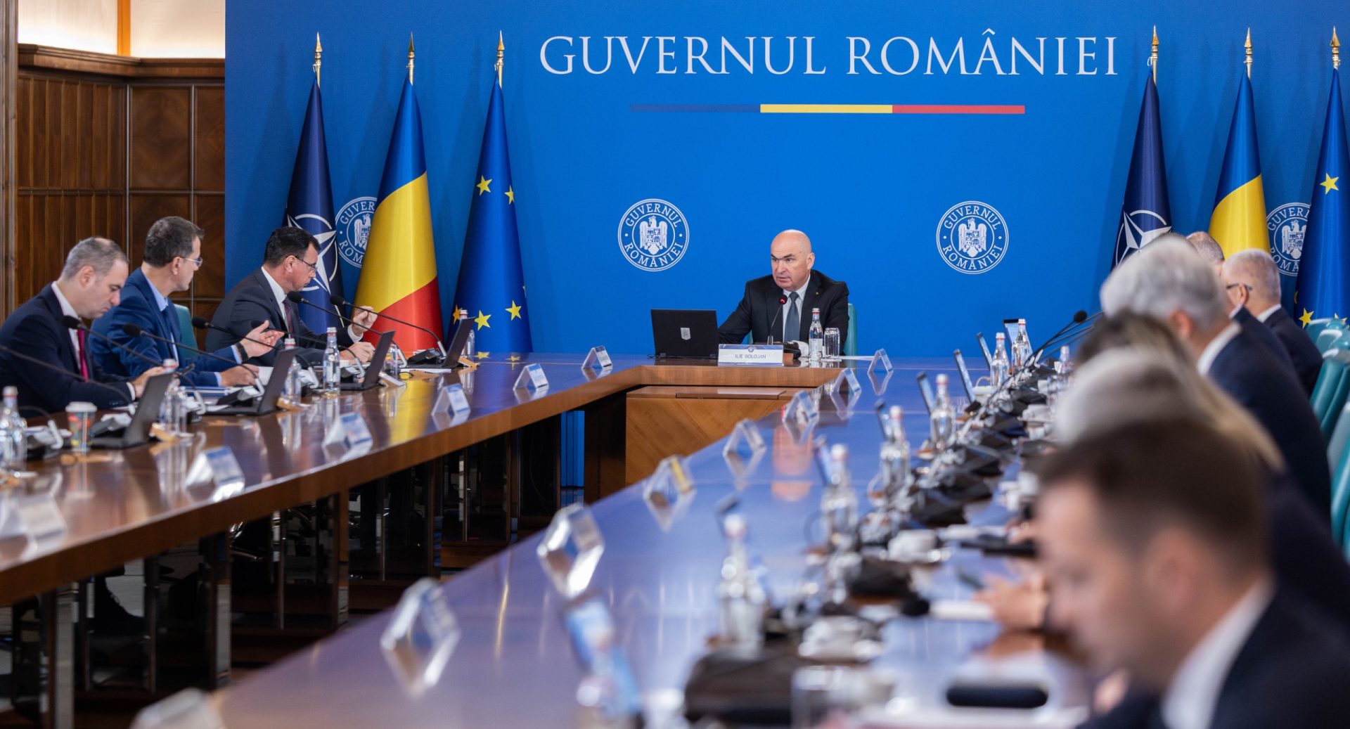 Ilie Bolojan a convocat o şedinţă extraordinară de Guvern. Se discută bugetul pentru anul 2026