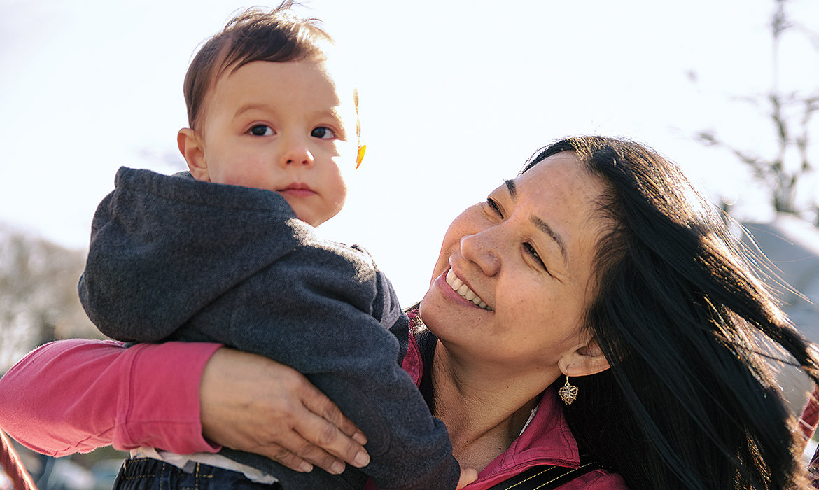 Muncitorii asiatici primesc salarii și de 1.000 de euro în România: Care sunt cele mai bine plătite meserii