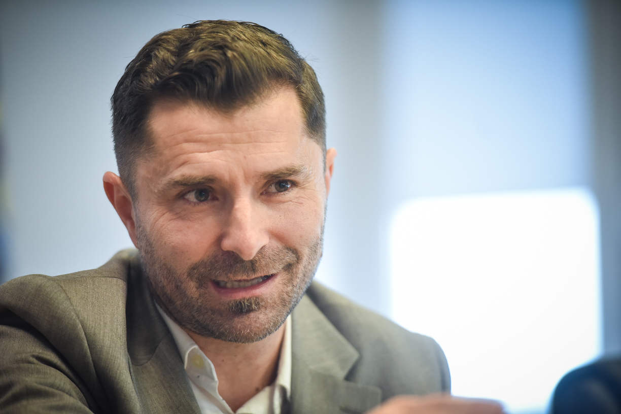 Şeful Poliţiei din Sibiu se pensionează la doar 48 de ani. Ce plănuieşte să facă tânărul pensionar, în aşteptarea poştaşului