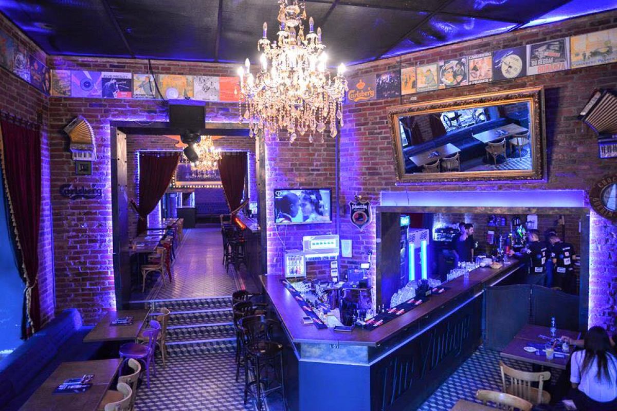 Clientele false din centrul vechi câștigă mai mult decât crezi. Ce salariu încasează lunar, în 2026, în funcție de program și locație