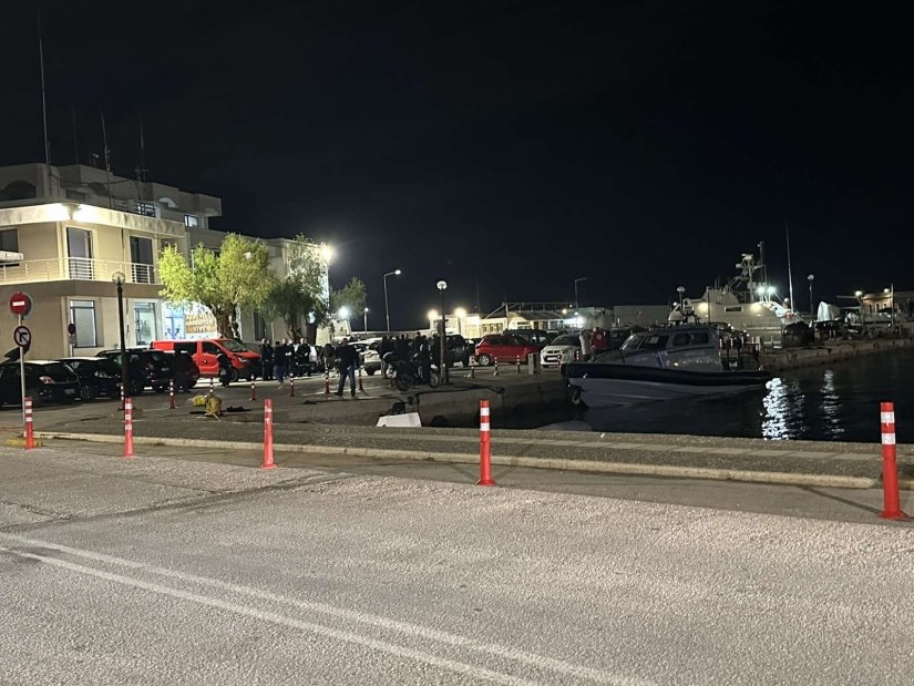 Accident cumplit în Grecia, după ce o bancă plină cu imigranți a fost lovită de o navă a Pazei de Costă. Cel puțin 15 oameni și-au pierdut viața