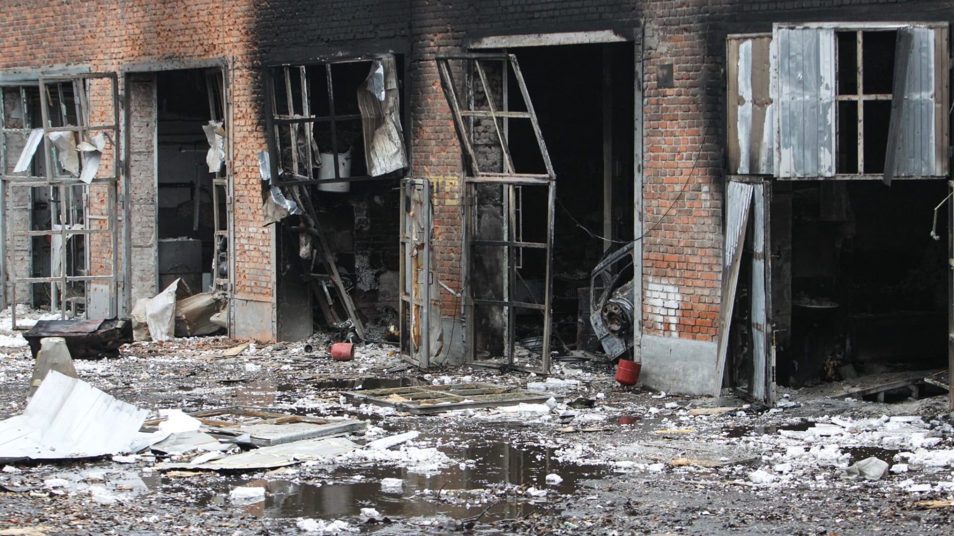 Pacea, tot mai departe de Ucraina. Rusia a lovit iar noaptea trecută, bombele au luminat cerul la Dnipro