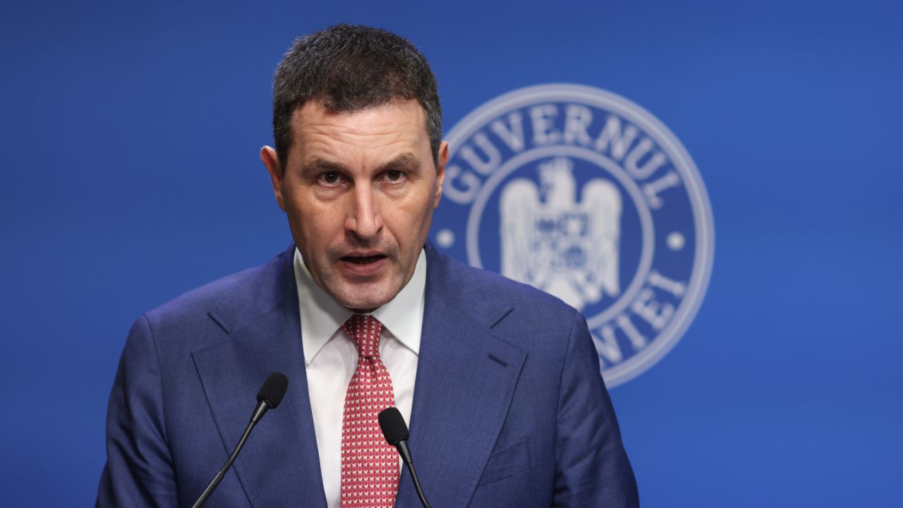 Tanczos Barna încearcă să dezamorseze butoiul de pulbere pe care stă coaliţia: „Are toate şansele să prindă rotativa guvernamentală din aprilie anul viitor”