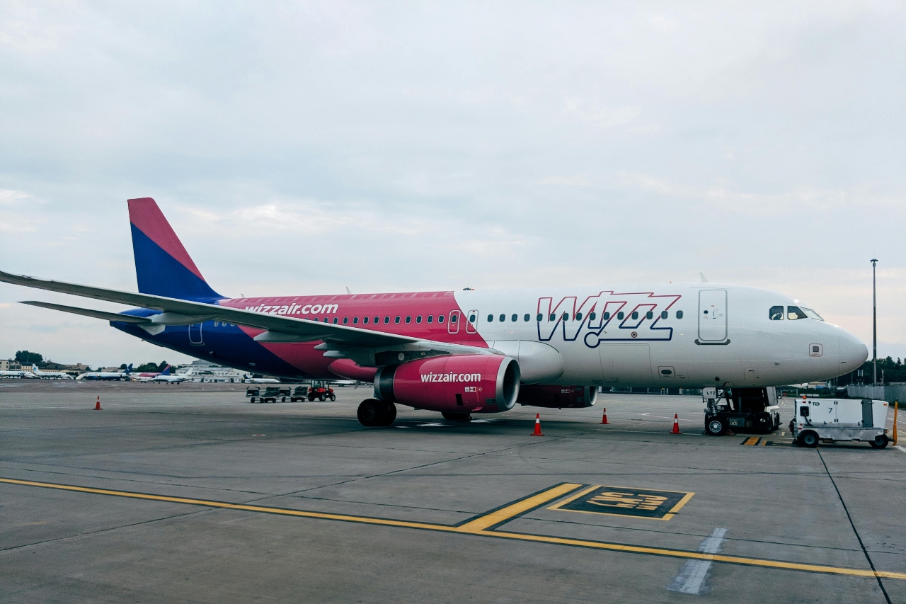 Revoltă într-un avion WizzAir care trebuia să zboare pe ruta București-Madrid! De la ce a început scandalul