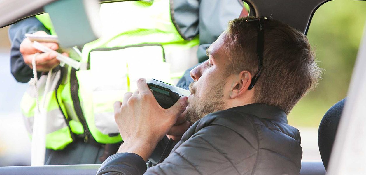 Ce rişti atunci când conduci cu o alcoolemie sub 0,40 mg/l. Legea e clară, iar sancţiunile sunt foarte dure!