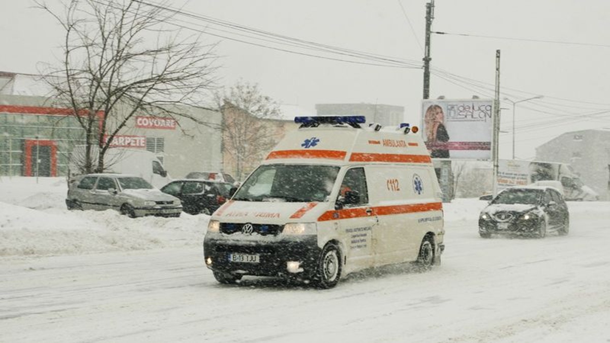 Noi detalii despre adolescenta electrocutată de un copac doborât de viscol. Cum se simte fata de 16 ani