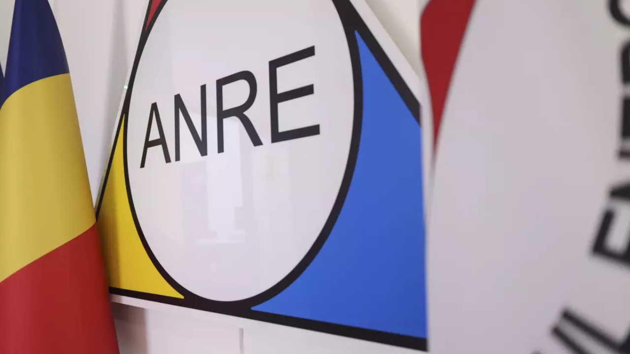 ANRE a câștigat pe fond procesul cu un angajat care a cerut suspendarea reorganizării instituției. Decizia nu este definitivă