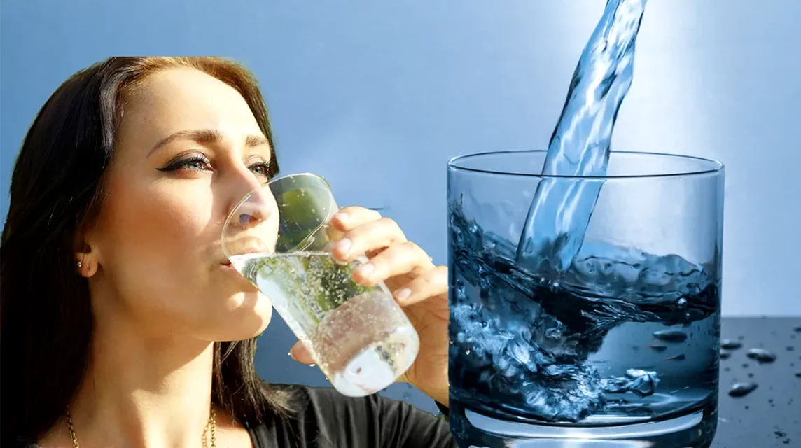 Ce se întâmplă dacă bei apă carbogazoasă zilnic. Ce spun nutriționiștii