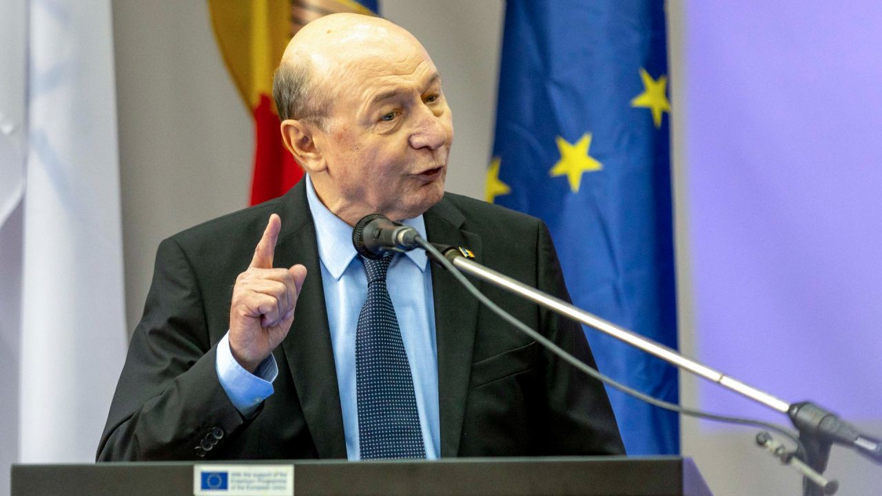 Băsescu spune că vremea influenţei primarilor în politica mare a trecut, dar nu crede în reforma administrativă: „Nu faci nimic. După ce trece momentul dificil, vor veni din nou”
