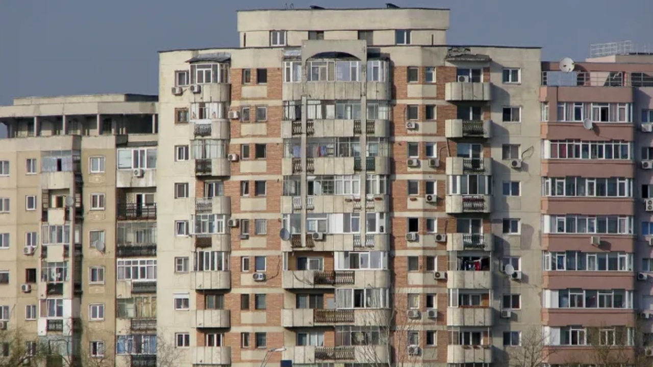 Ce riscă românii care nu își plătesc întreținerea la bloc în maximum 60 de zile. Legea nu iartă pe nimeni!
