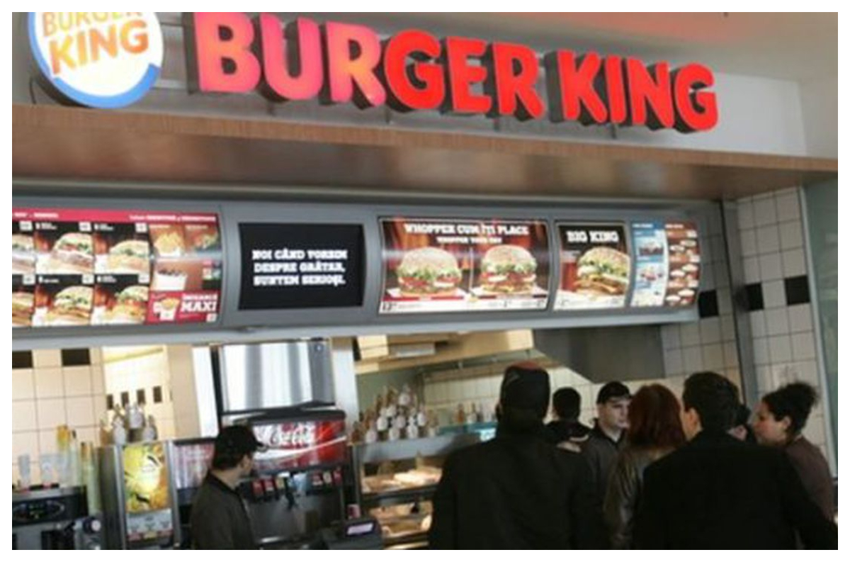 Angajații Burger King, verificați de inteligența artificială dacă sunt amabili cu clienții