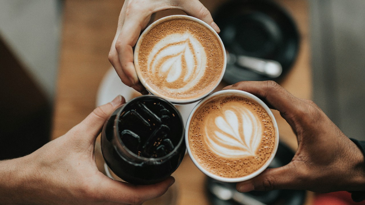 Românii vor plăti mai mult pentru cafea. Cât va costa licoarea dimineții începând cu 16 februarie