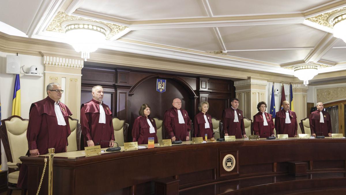 Blocajul din interiorul CCR care încă împiedică promulgarea legii pensiilor magistraţilor. Judecătorii nu se înţeleg pe motivarea deciziei