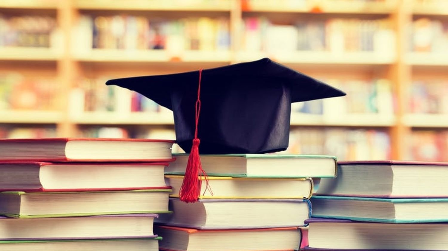 Guvernul vrea să taie cu aproape 50% indemnizaţia acordată pentru titlul ştiinţific de doctor. Ce sumă ar rămâne