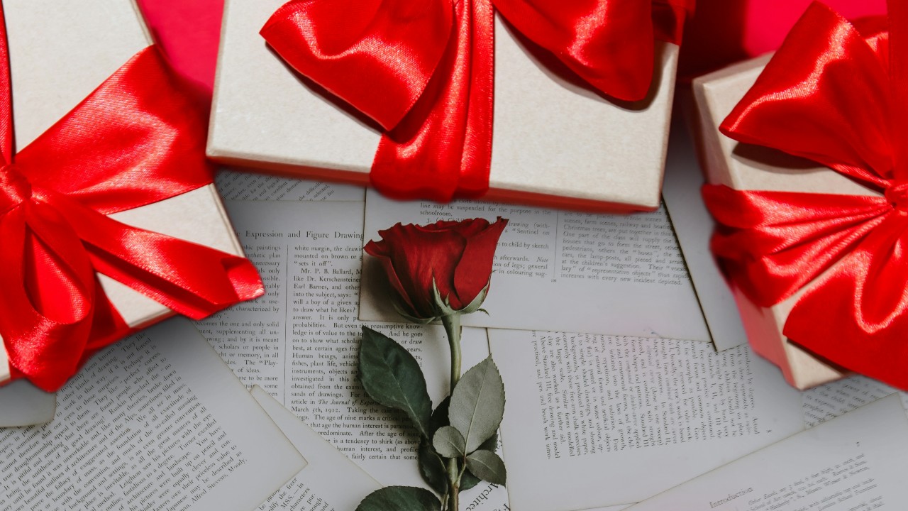 Dragobete 2026. Top cadouri și surprize pentru a sărbători dragostea alături de persoana iubită