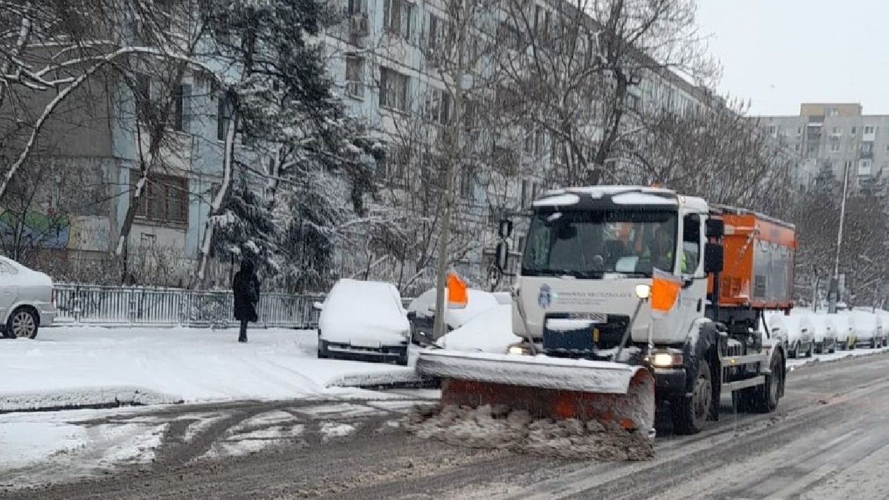 Un nou episod de iarnă lovește Capitala. Meteorologii AccuWeather anunță șase zile de ninsoare fără oprire în București