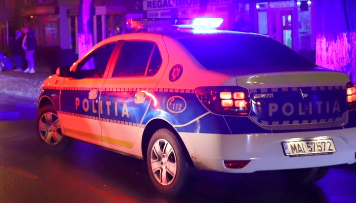 INCREDIBIL! Violența între adolescenți continua: La doar 19 ani, tânărul și-a agresat colega chiar pe holul liceului