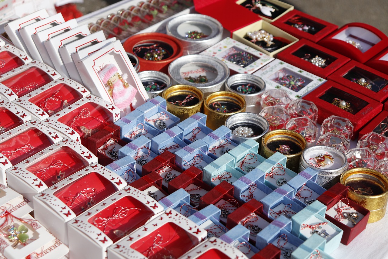 Un primar dintr-o comună din Dâmbovița cheltuie 100.000 de lei din bugetul local pe mărțișoare și ciocolată de 1 și 8 Martie