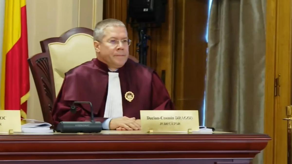 Judecătorul trimis de președinte la CCR ar putea fi dat afară. CAB judecă anularea numirii lui Dacian Dragoș