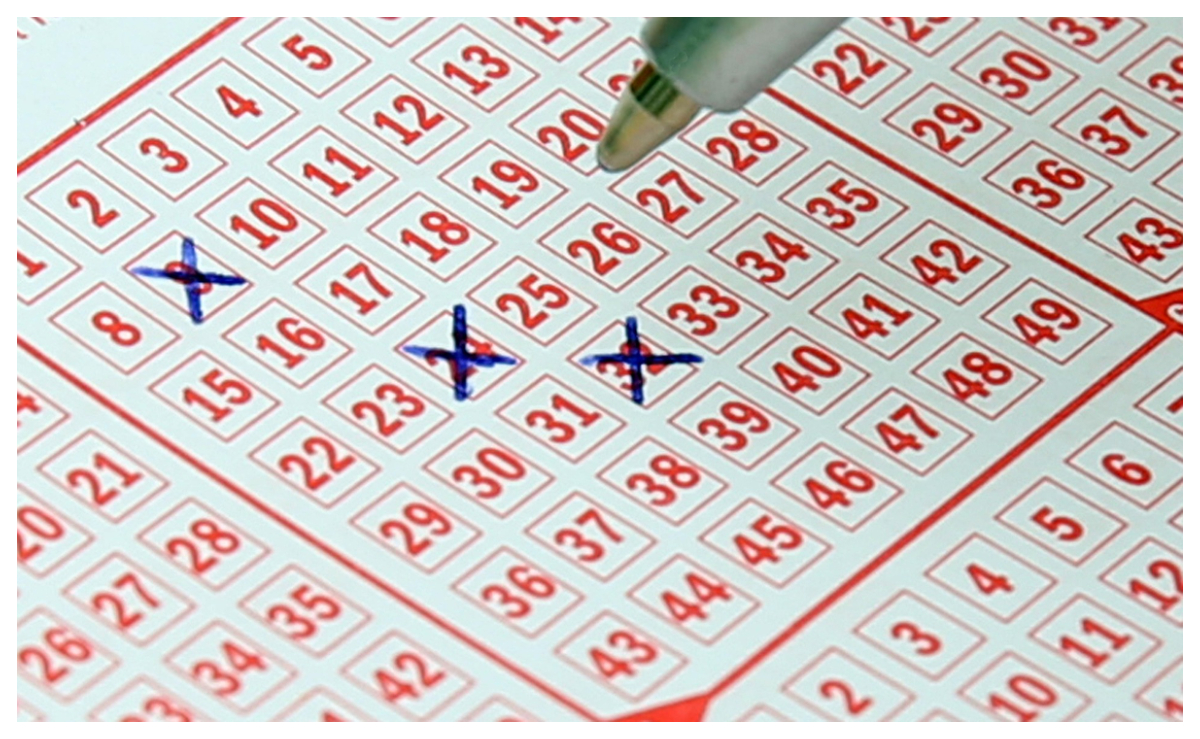 Un bărbat a crezut că a dat lovitura vieții lui după ce a jucat la Loto. Ce a aflat când a sunat să-și revendice marele premiu: ”Eram distrus. Nu mi-a venit să cred”