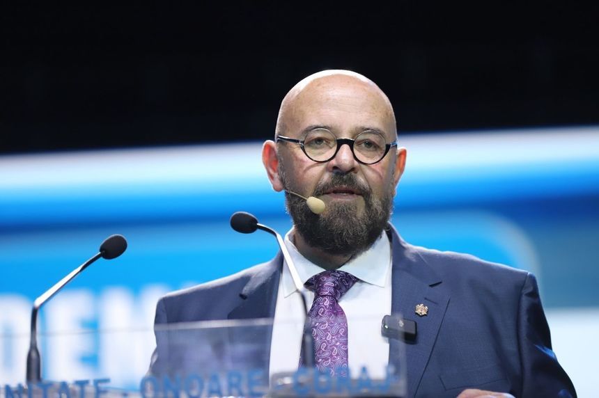 Incception cu Piedone și Bolojan: ”Am visat că am demisionat. Am visat că românii vor avea bani să mănânce și să-și plătească facturile”