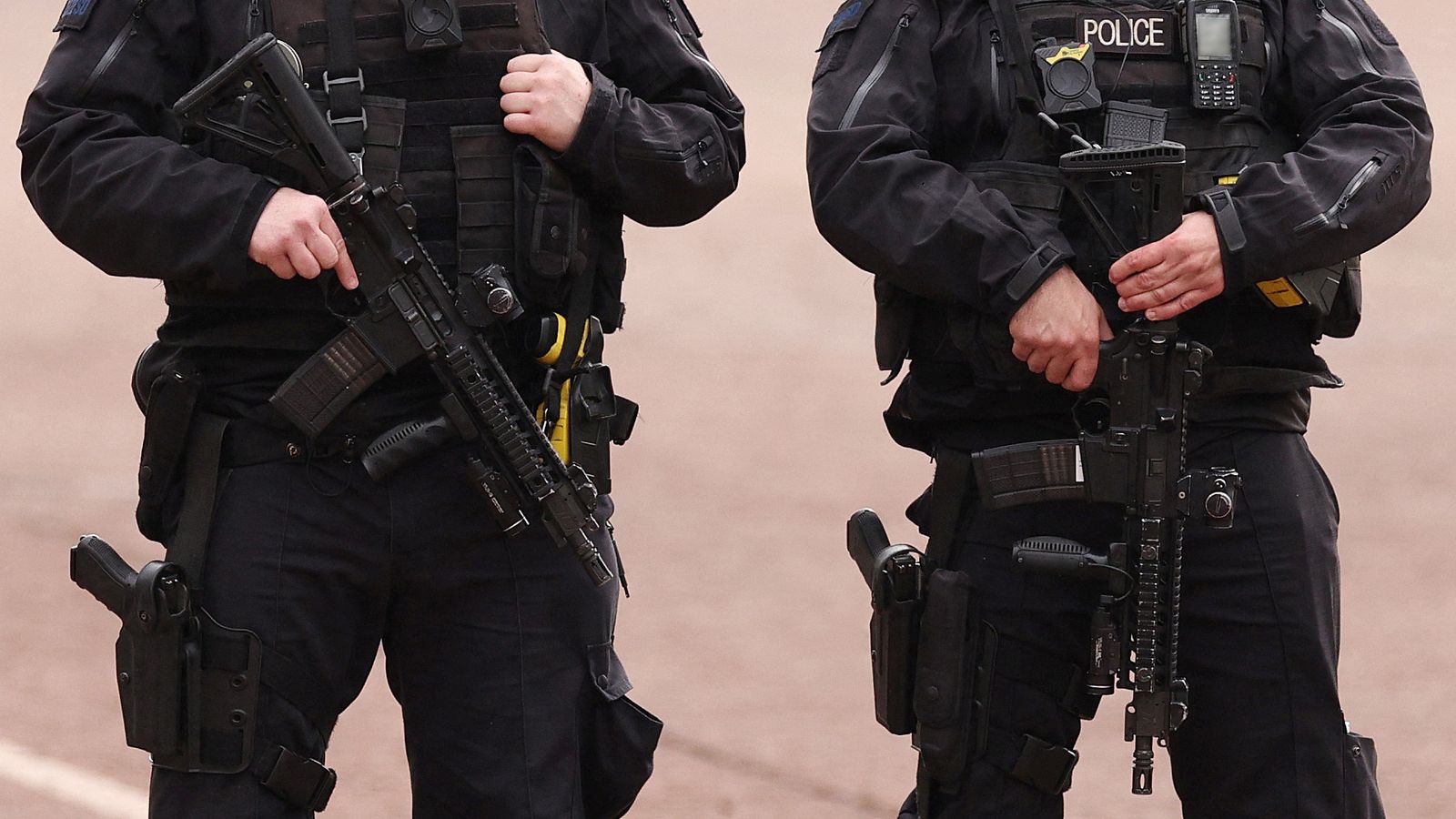 Anunţ-şoc pentru românii din UK. Modelul „ICE Trump”, preluat de Marea Britanie: 300.000 de deportări pe an