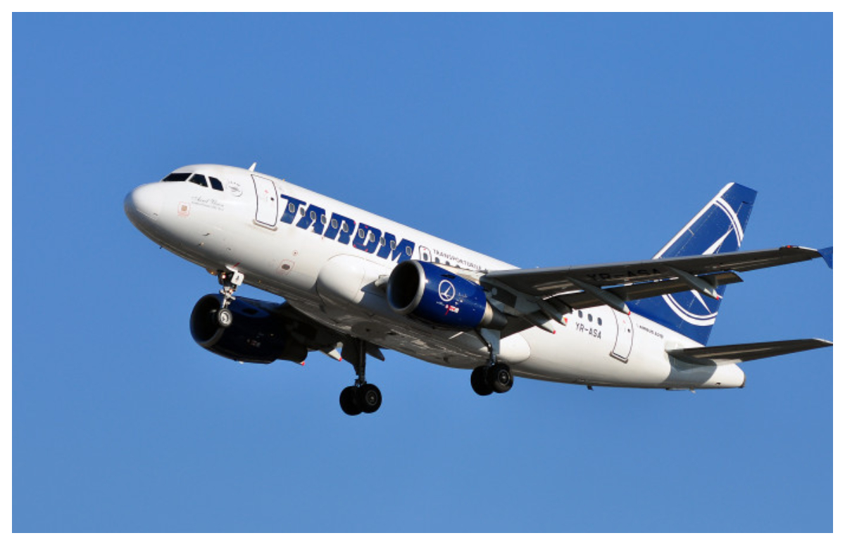 Bilete de avion mai ieftine la TAROM. Compania aeriană românească anunță tarife mai mici pentru zborurile interne