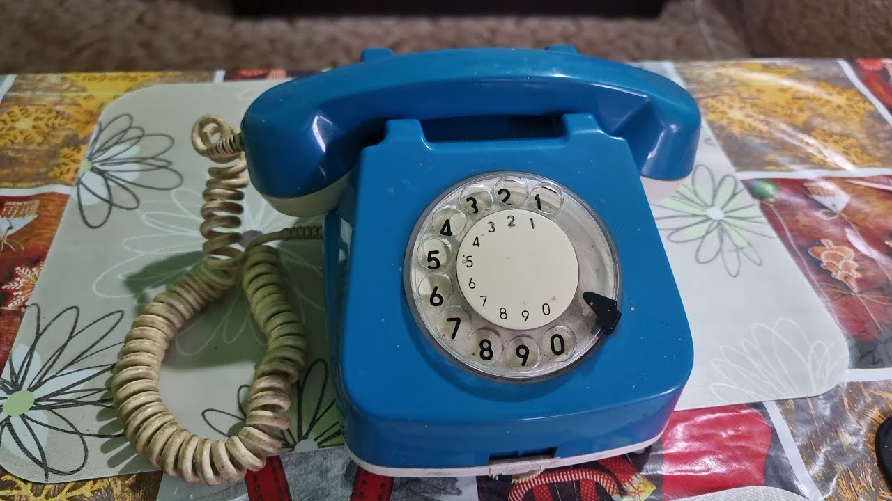 Cu cât se vinde astăzi un telefon fix cu rotiță. Cândva, era cel mai modern obiect deținut de români