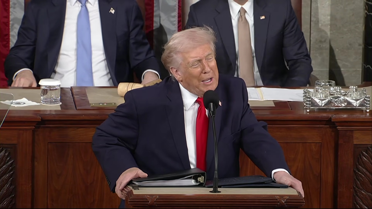 Donald Trump, discurs despre Starea Uniunii în Congresul SUA: „Țara noastră câștigă din nou. Câștigăm atât de mult încât nu știm ce să facem în privința asta” / „Ar trebui să fie și al treilea mandat”. Atacuri dure la adresa democraților: „Ar trebui să vă fie rușine de voi înșivă” / „Acești oameni sunt nebuni”