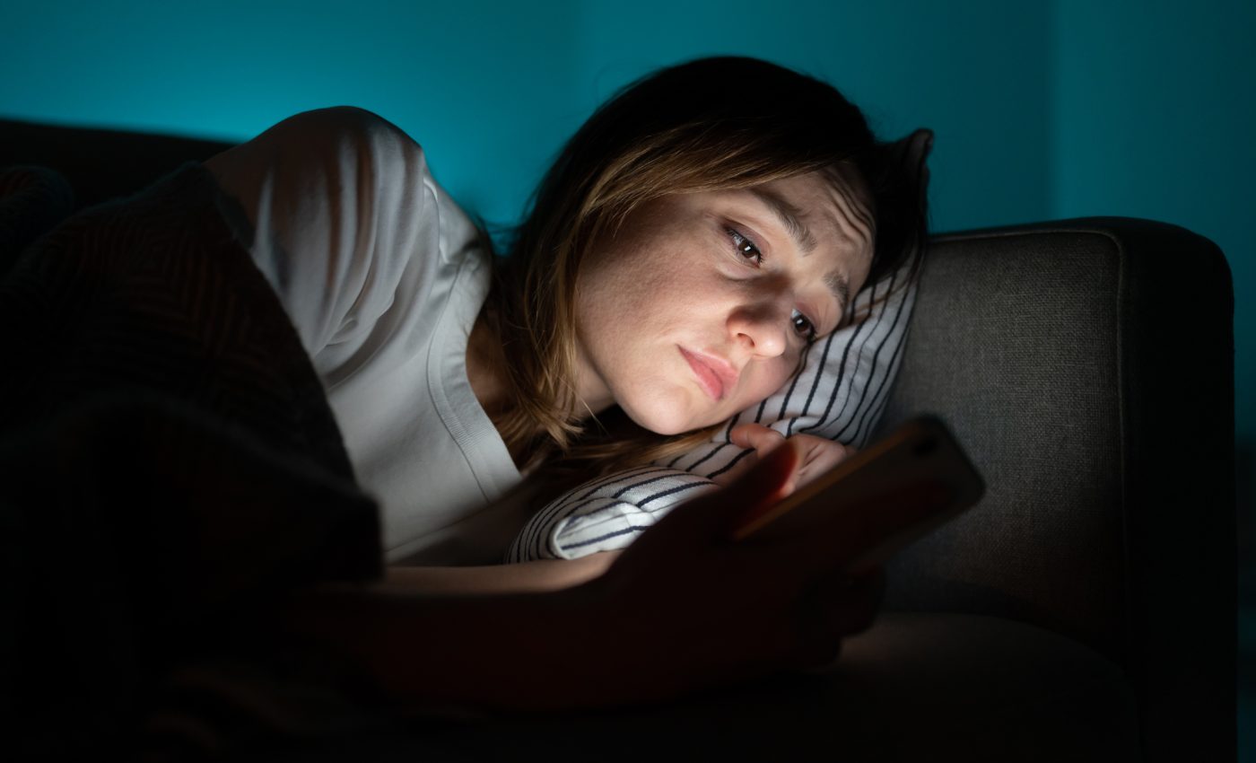 Top 4 ZODII care cel mai probabil le vor scrie foştilor la miezul nopţii