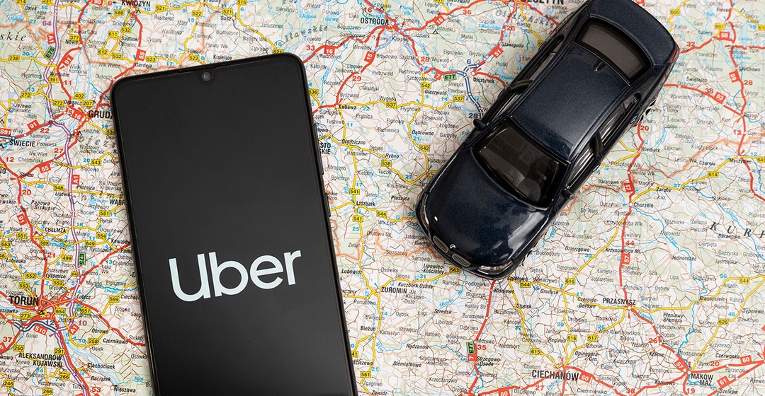 A crezut că nu vede bine! Ce bacșiș a primit un șofer Uber pentru o cursă de 43 de lei, din București în Bragadiru