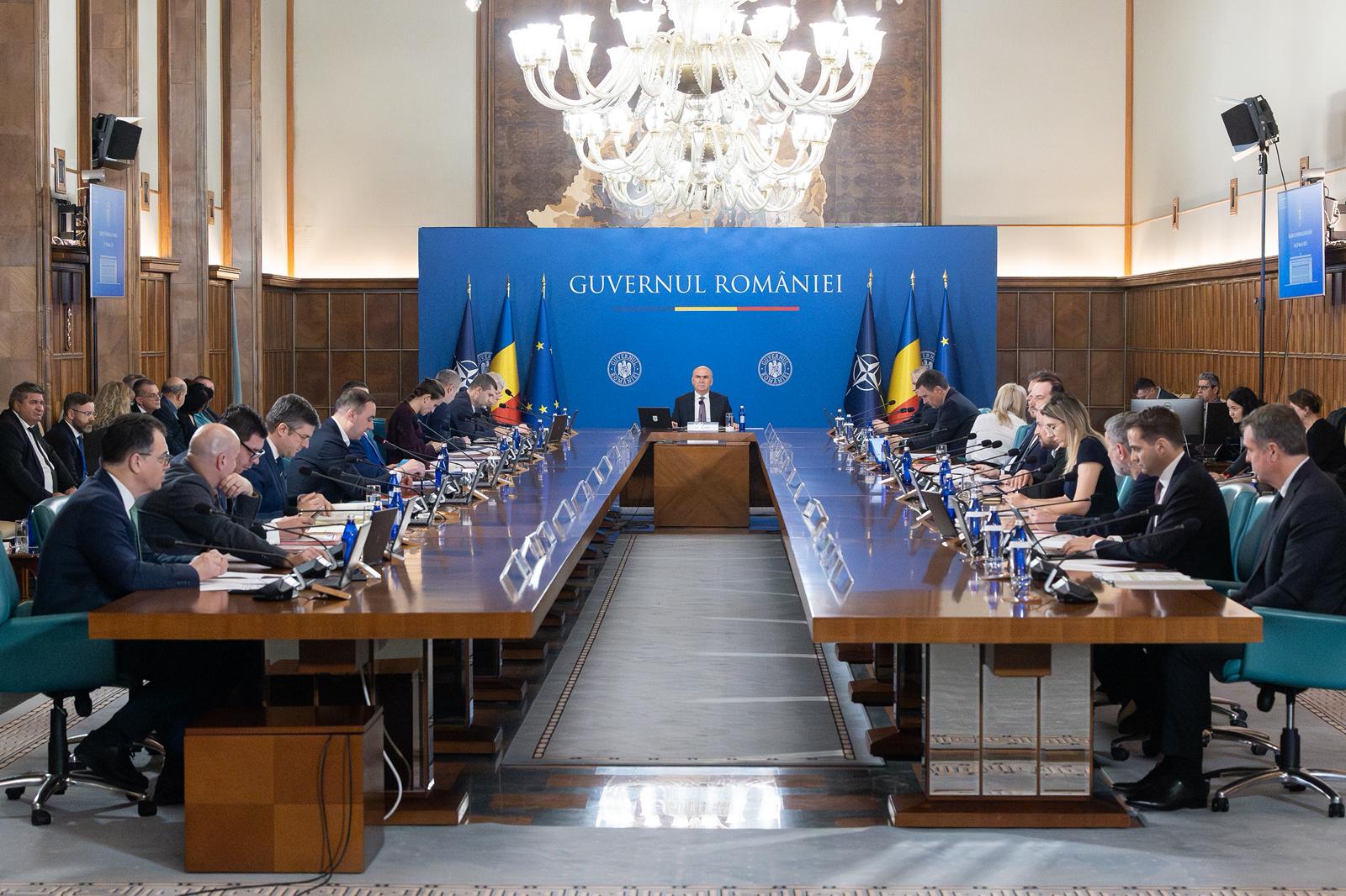 Guvernul pregăteşte reguli noi pentru plata salariilor restante. Datoriile companiilor strategice ar putea fi preluate de stat