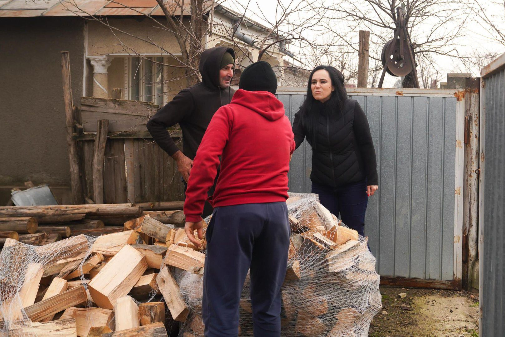 Pensie și asigurare medicală pentru munca din gospodărie. Cine poate beneficia de tichetele casnice