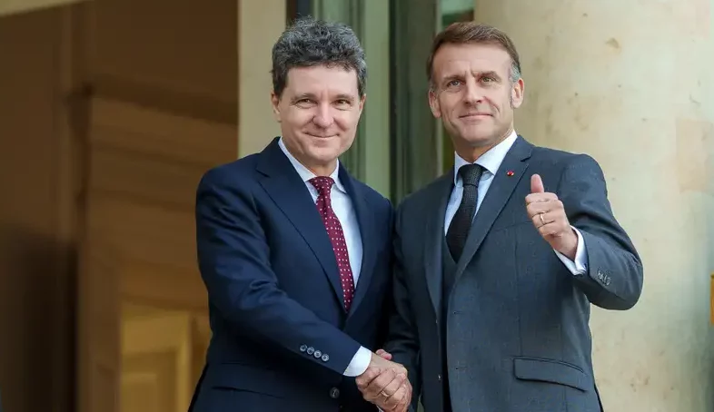 România analizează propunerea lui Emmanuel Macron privind includerea în umbrela nucleară a Franței. Ce spune Radu Miruţă, ministrul Apărării