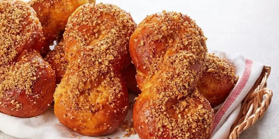 Rețeta celor mai buni mucenici moldovenești: Cum obții aluatul care se topește în gură, exact ca la bunica