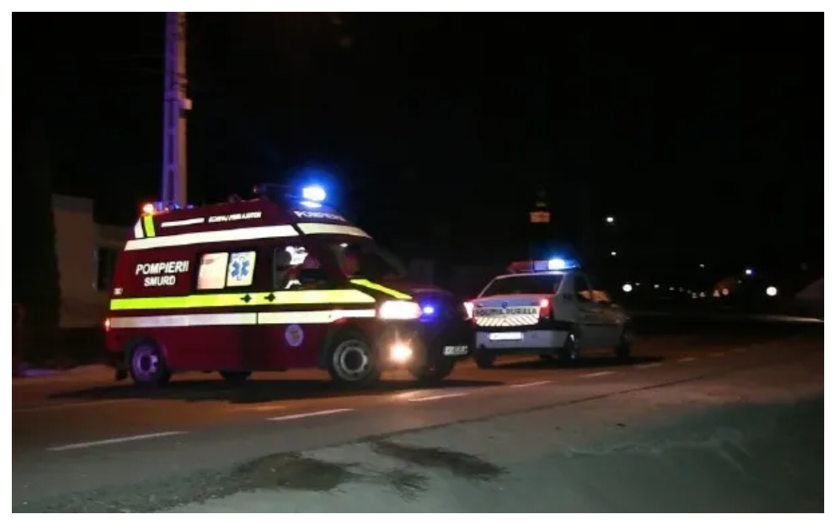 Val de tragedii în România. Incendiu în cartierul Vitan din Bucureşti. O tânără de 18 ani a căzut de la etajul 5 la Suceava, o persoană s-a aruncat în faţa trenului în Pipera, iar la Cluj a avut loc un teribil accident cu 3 răniţi în stare critică