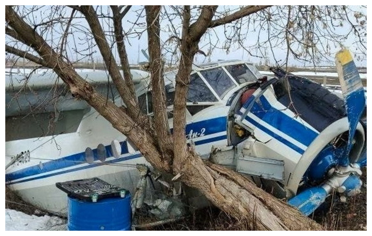 Avion doborât lângă Moscova, cei de la bord au murit pe loc. Apărarea antiaeriană l-ar fi confundat cu o dronă ucrianeană