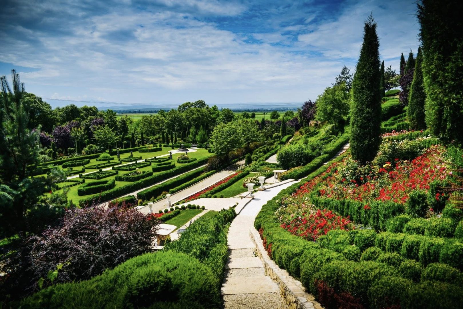 S-a redeschis cea mai frumoasă grădină cu flori din România. Arată ca un colț de Rai fascinant FOTO + VIDEO