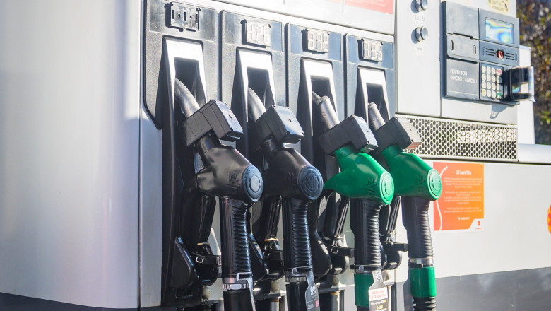 Motorina a aruncat prețurile în aer: Cu cât s-au scumpit pâinea, carnea și serviciile din decembrie până azi