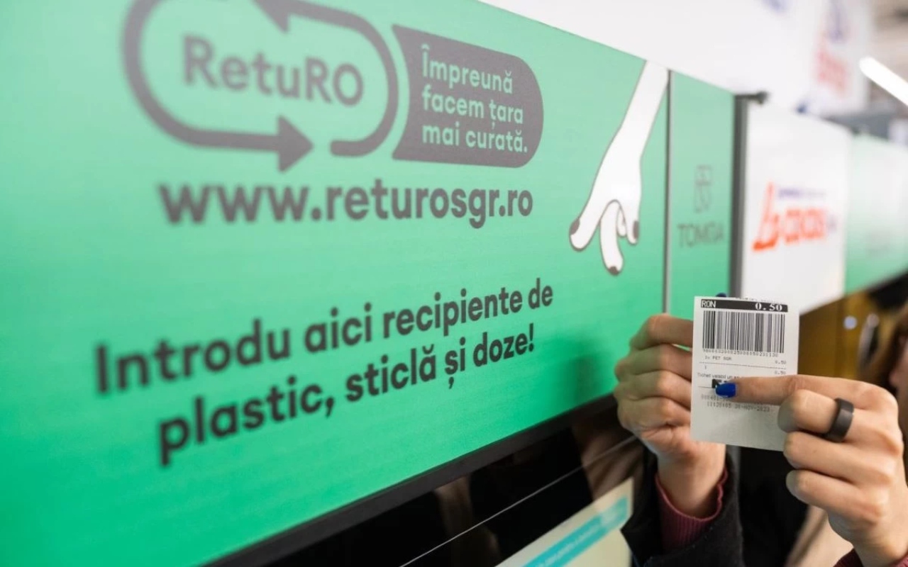 Noi tipuri de sticle, în sistemul prin care românii încasează garanția de 50 de bani. De când vor putea fi returnate și acestea