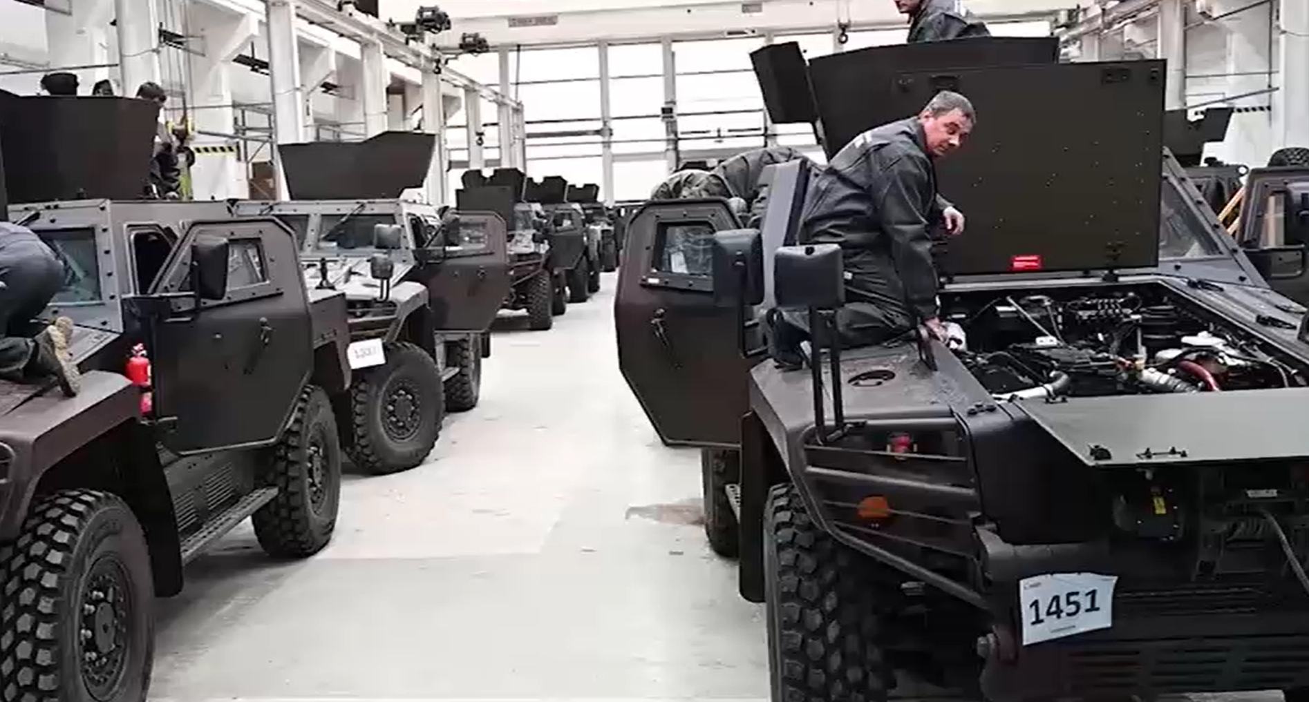 CUTIA NEAGRĂ detonează afacerea „Automecanica Mediaş”. Scandalul COBRA, turcii de la OTOKAR şi ruşii lui Putin