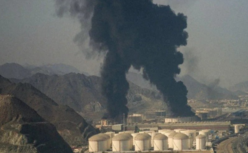 Război în Golf. Iranul a lovit două fabrici de aluminiu din Bahrein şi EAU. Aeroportul din Kuweit, ţinta unor atacuri cu drone